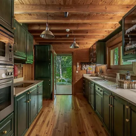 Pensión Prado Do Xisto - De Madeira A 7km De Braga