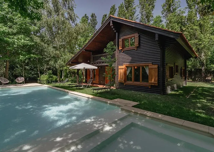 Гостевой дом Prado Do Xisto - Chale De Madeira A 7km De